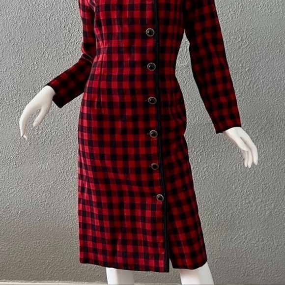 First focus. Size 5/6  beautiful 1980s button down dress - Picture 3 of 12